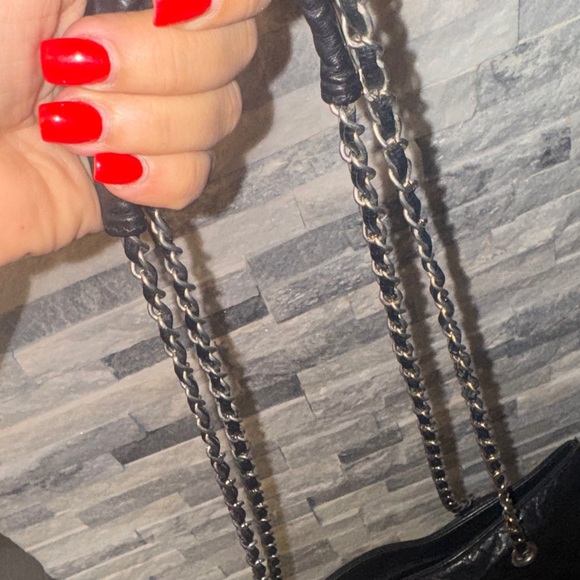 Fashionable Black Leather Chain Shoulder Bag - Picture 9 of 10